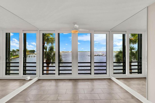 1950 SW Palm City Road 14-305, Stuart, FL 34994