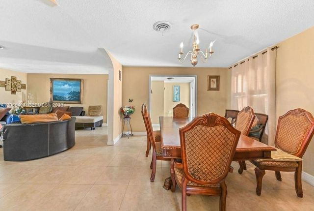 315 SW 12th Avenue, Boynton Beach, FL 33435