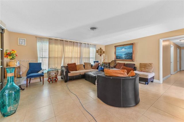 315 SW 12th Avenue, Boynton Beach, FL 33435