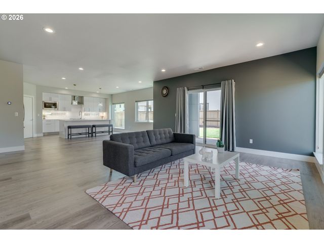 6802 Se Genrosa St, Hillsboro, OR 97129