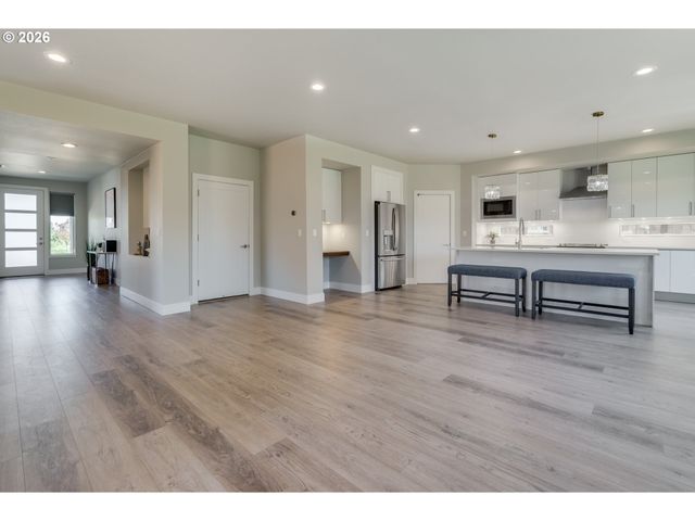 6802 Se Genrosa St, Hillsboro, OR 97129