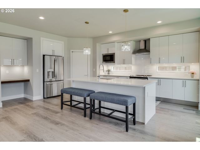 6802 Se Genrosa St, Hillsboro, OR 97129
