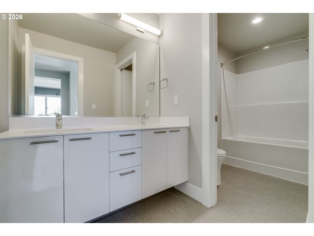 6802 Se Genrosa St, Hillsboro, OR 97129