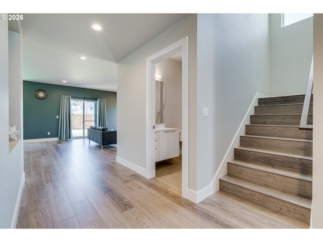 6802 Se Genrosa St, Hillsboro, OR 97129
