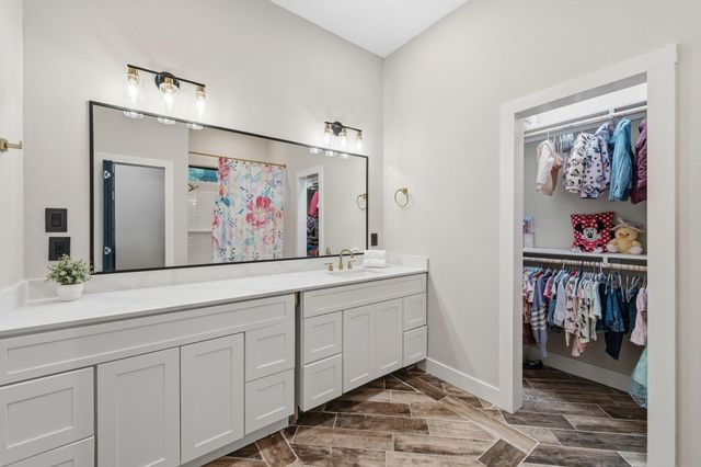 1418 Sendera Ranch Drive, Magnolia, TX 77354