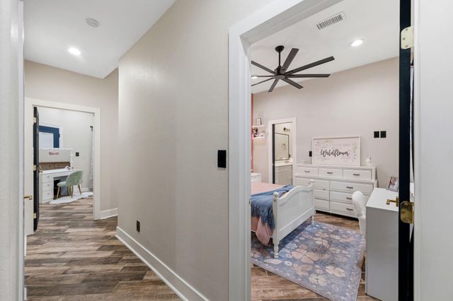 1418 Sendera Ranch Drive, Magnolia, TX 77354