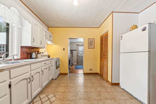 2300 Clugston Onion Creek Rd, Colville, WA 99114