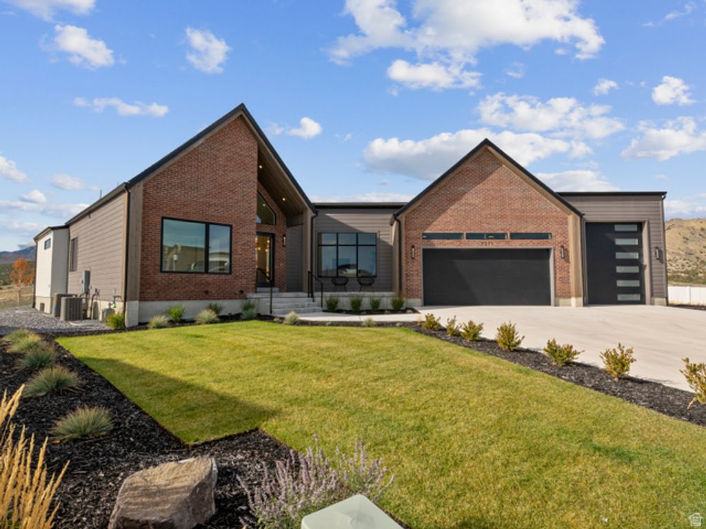 7371 W SUMMIT CREST CIR, Herriman, UT 84096 — exterior