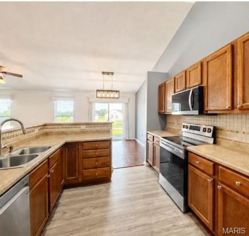 18405 Walnut Grove Court, Wright City, MO 63390