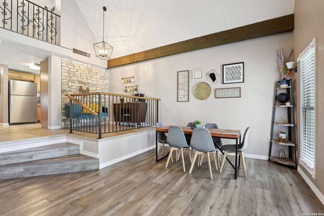 122 Nueces, Seguin, TX 78155