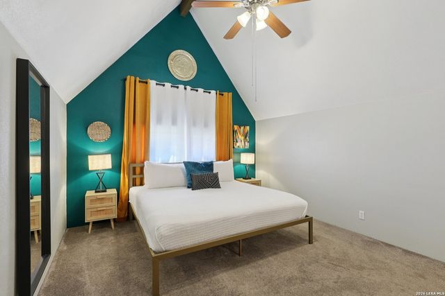 122 Nueces, Seguin, TX 78155