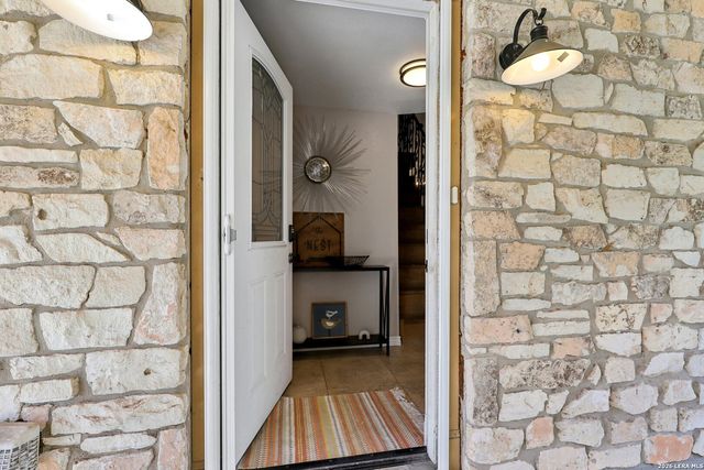 122 Nueces, Seguin, TX 78155