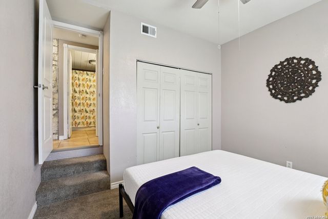 122 Nueces, Seguin, TX 78155