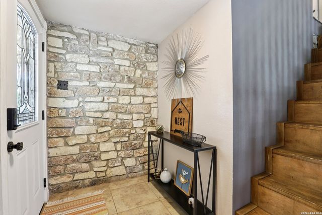 122 Nueces, Seguin, TX 78155