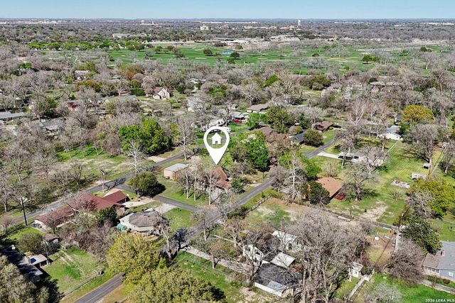 122 Nueces, Seguin, TX 78155