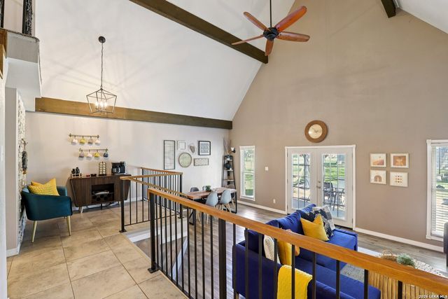 122 Nueces, Seguin, TX 78155