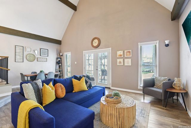 122 Nueces, Seguin, TX 78155