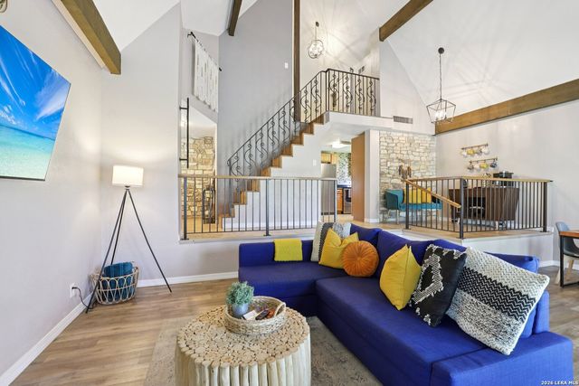 122 Nueces, Seguin, TX 78155