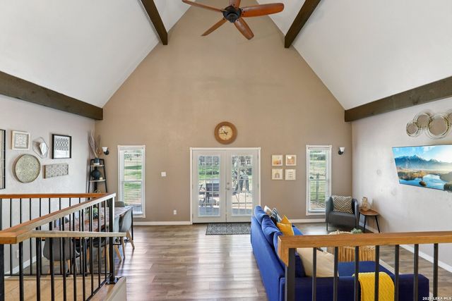 122 Nueces, Seguin, TX 78155