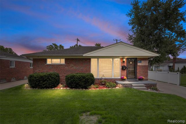 220 N Chocolay Avenue, Clawson, MI 48017