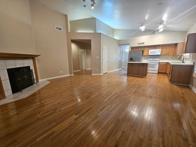 1867 E Brentrup Drive, Tempe, AZ 85283