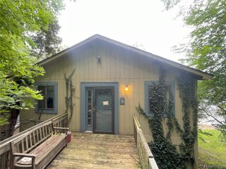 5669 Lakeview Boulevard, Hadley Township, MI 48438