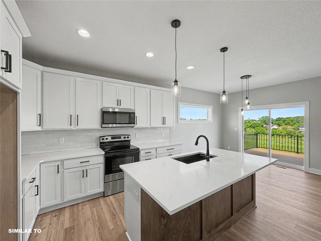 2938 Lake Hill Drive, Des Moines, IA 50320