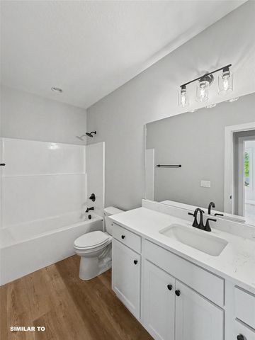 2938 Lake Hill Drive, Des Moines, IA 50320
