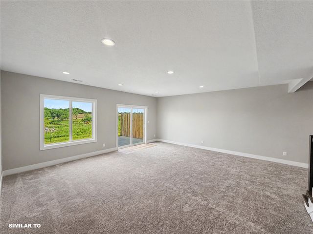 2938 Lake Hill Drive, Des Moines, IA 50320