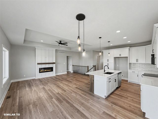 2938 Lake Hill Drive, Des Moines, IA 50320
