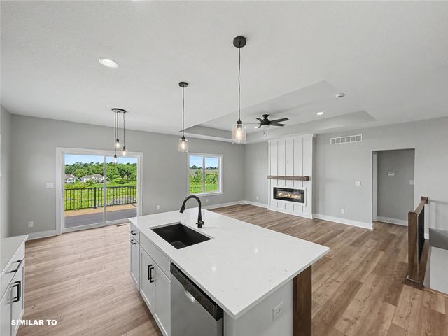 2938 Lake Hill Drive, Des Moines, IA 50320