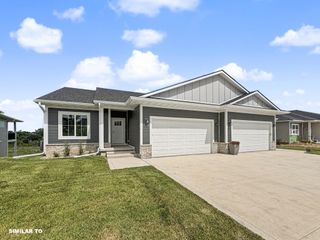 2938 Lake Hill Drive, Des Moines, IA 50320