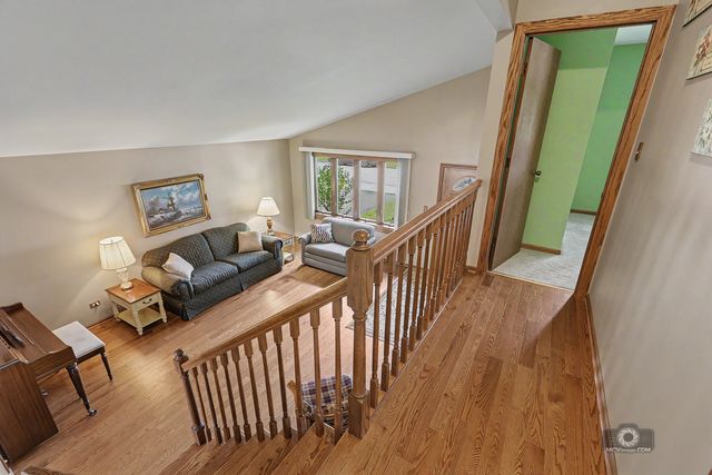 12855 Crestbrook Court, Crestwood, IL 60418