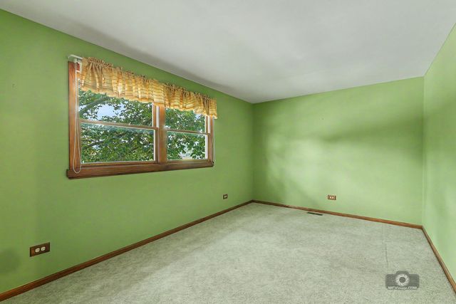 12855 Crestbrook Court, Crestwood, IL 60418