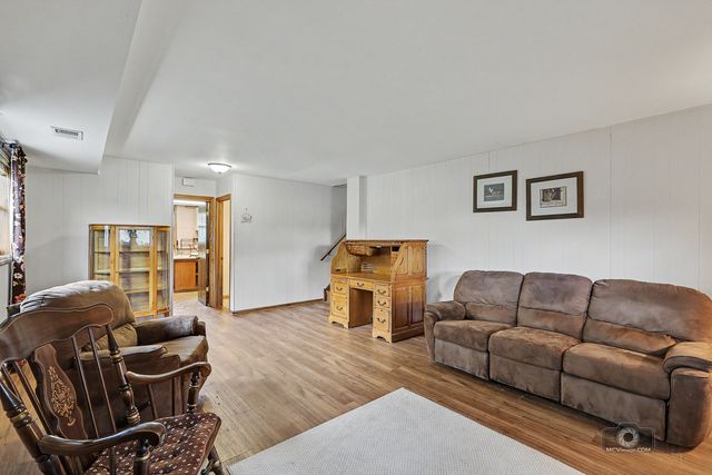 12855 Crestbrook Court, Crestwood, IL 60418