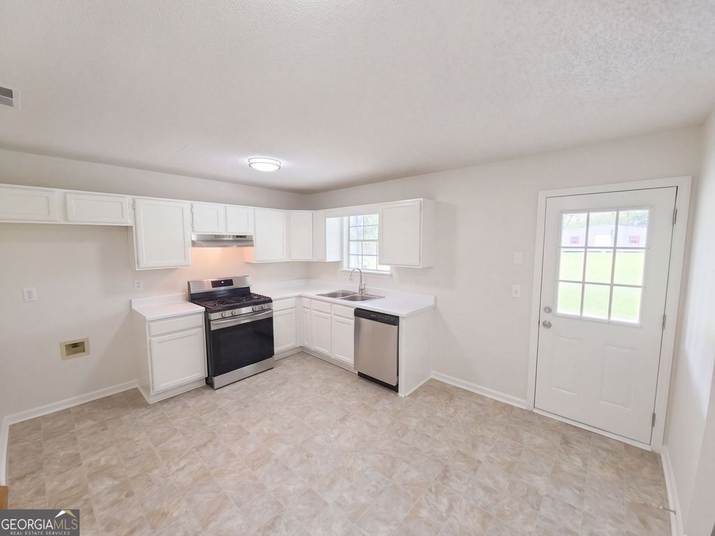 211 Patricia Terrace, Grayson, GA 30017 — photo 2