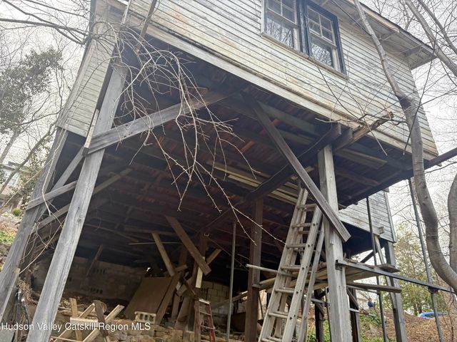 25 Harper Street, Lake Peekskill, NY 10537