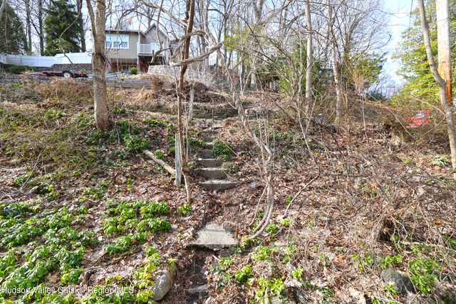 25 Harper Street, Lake Peekskill, NY 10537