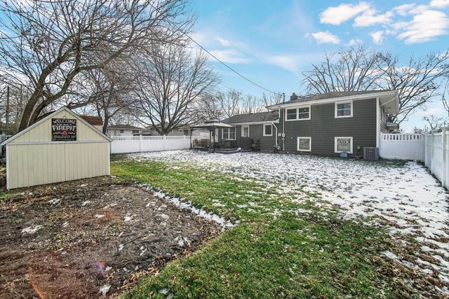 241 Lawndale Drive, Munster, IN 46321