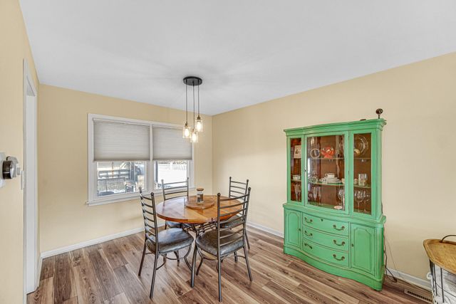 241 Lawndale Drive, Munster, IN 46321