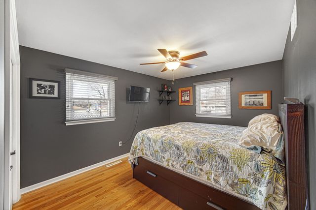 241 Lawndale Drive, Munster, IN 46321