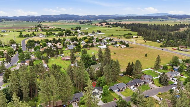 14522 N Chronicle St, Mead, WA 99021