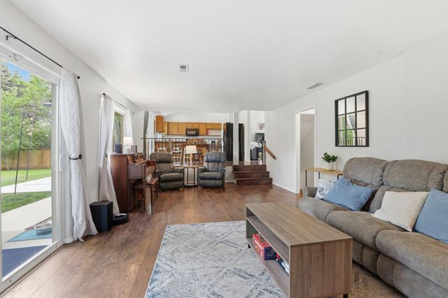 14522 N Chronicle St, Mead, WA 99021