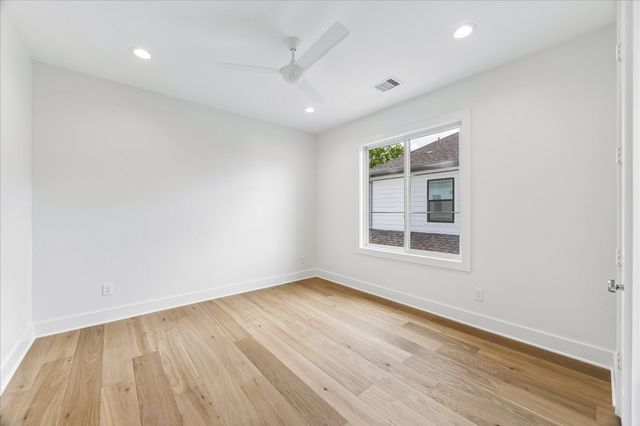 1714 Viking Drive, Houston, TX 77018