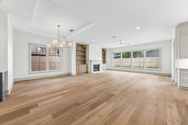 1714 Viking Drive, Houston, TX 77018