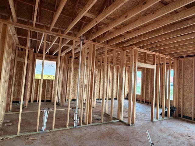 202 Meadowlark Ln, Geronimo, OK 73543