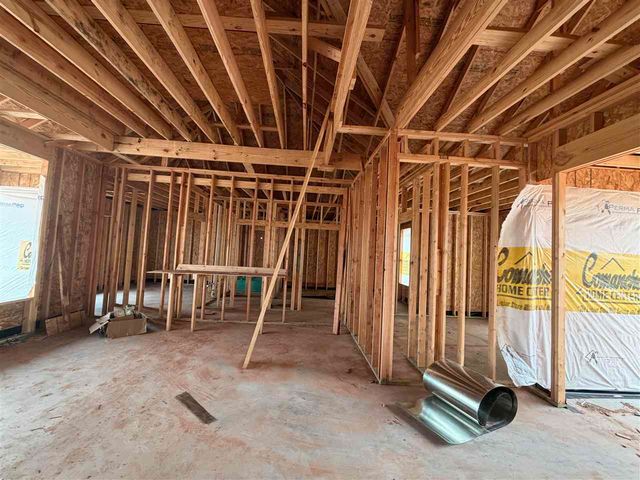 202 Meadowlark Ln, Geronimo, OK 73543