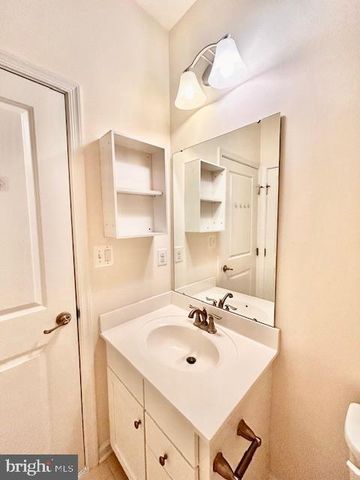 7473 SINGERS WAY, Elkridge, MD 21075