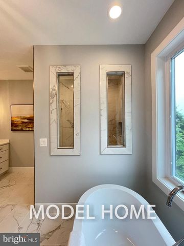 449 LAWYERS RD NW, Vienna, VA 22180