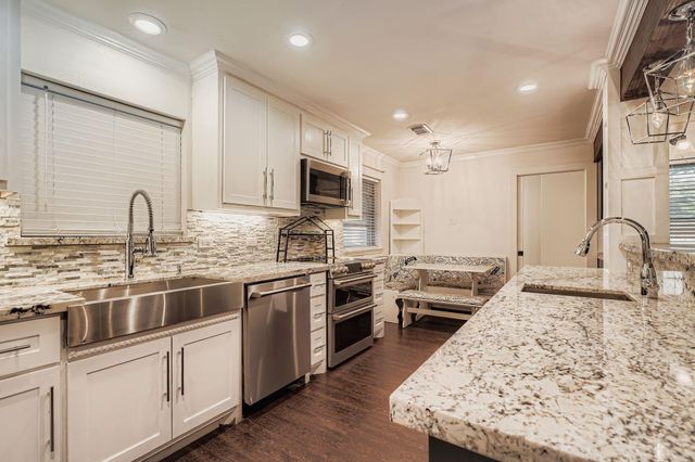 1411 Neptune Lane, Houston, TX 77062